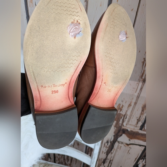 Beau Today Leather Loafers - Picture 14 of 15